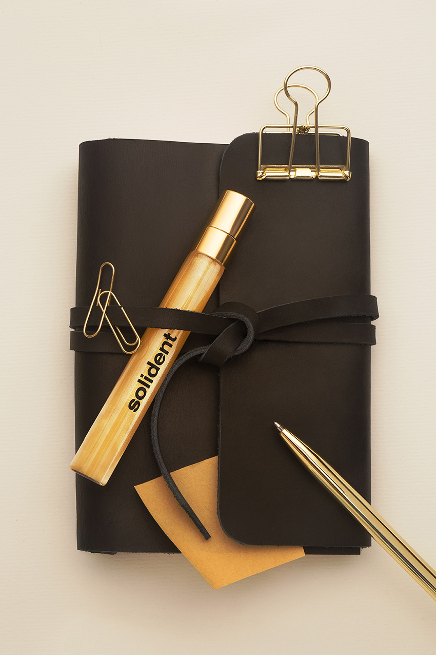 Освіжаючий спрей для порожнини рота Solident Gold-Infused Mouth Spray з колоїдним золотом